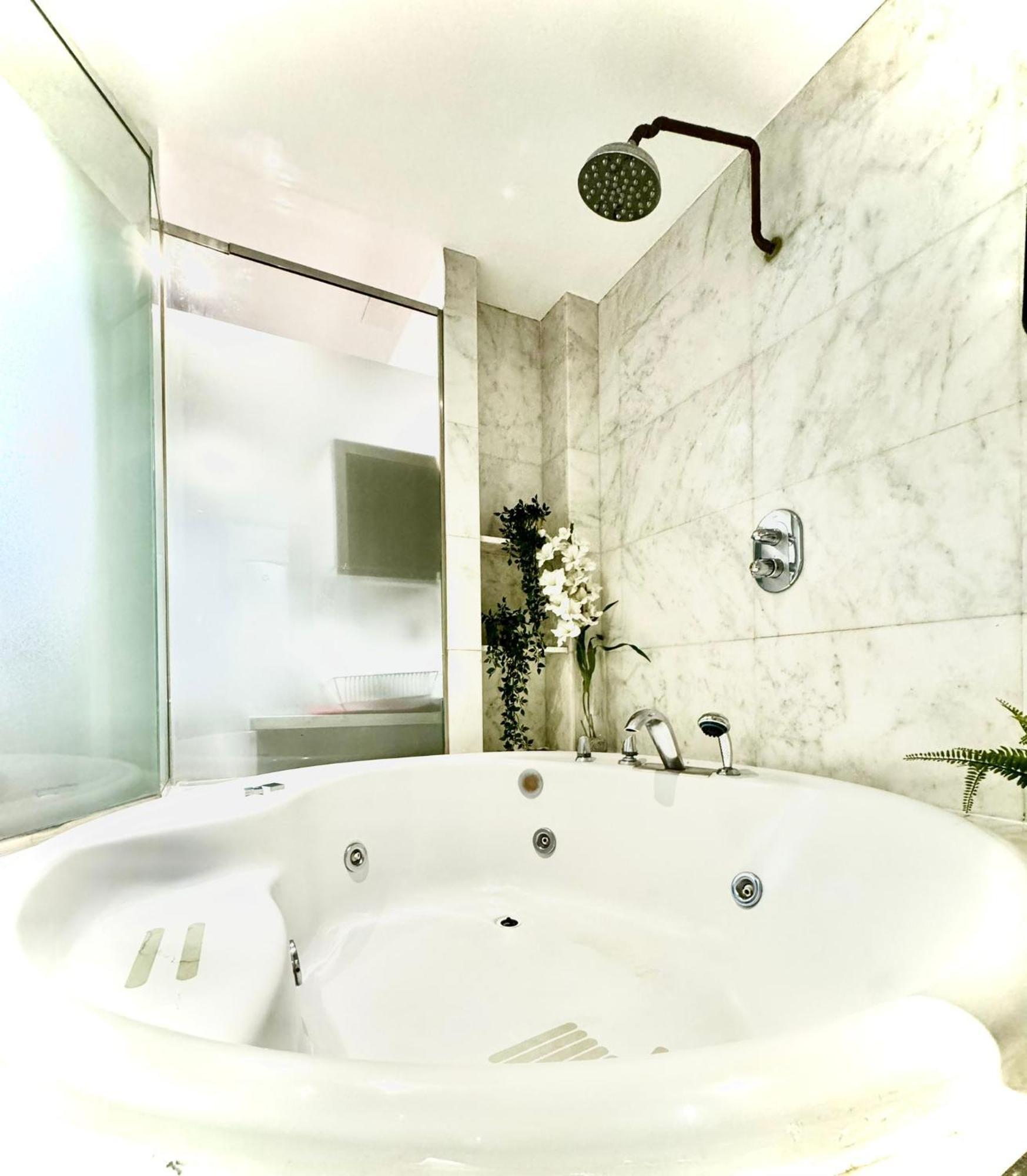 Apartamentos Con Jacuzzi مدريد المظهر الخارجي الصورة